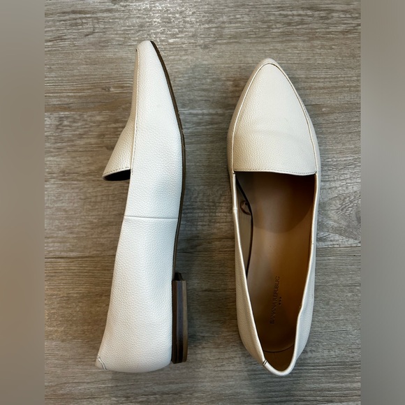 Banana Republic Textured Pointed Toe Loafer Flats in Ivory White, Size 10 - Picture 4 of 6